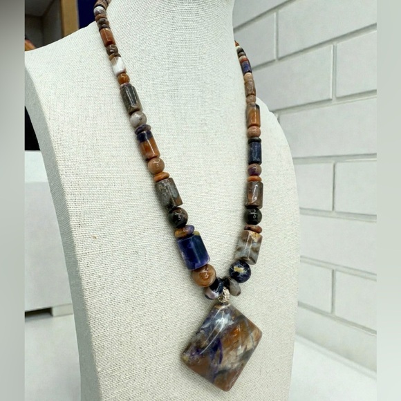 Vintage Retired Jay King Pink Cedar Stone Necklace – South African Mine Find - Picture 3 of 17